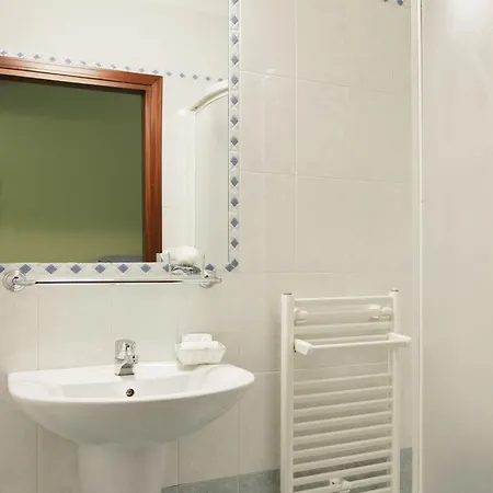 St Pierre Otel 3*