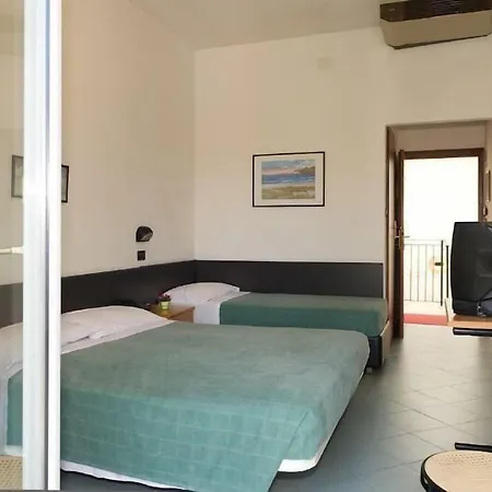 St Pierre Otel
