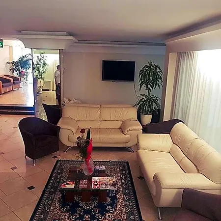 St Pierre Hotel
