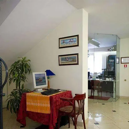 Otel St Pierre 3*